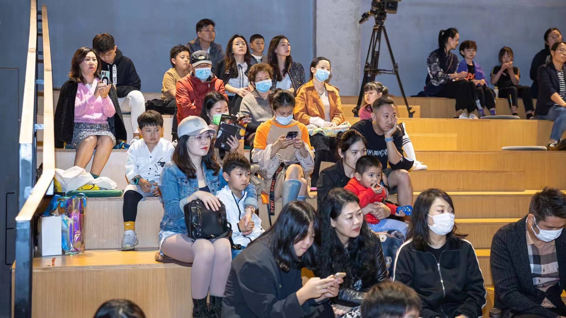 彻夜有灯、读书有伴、静思有座！一盏“长明灯”让“城市不眠”