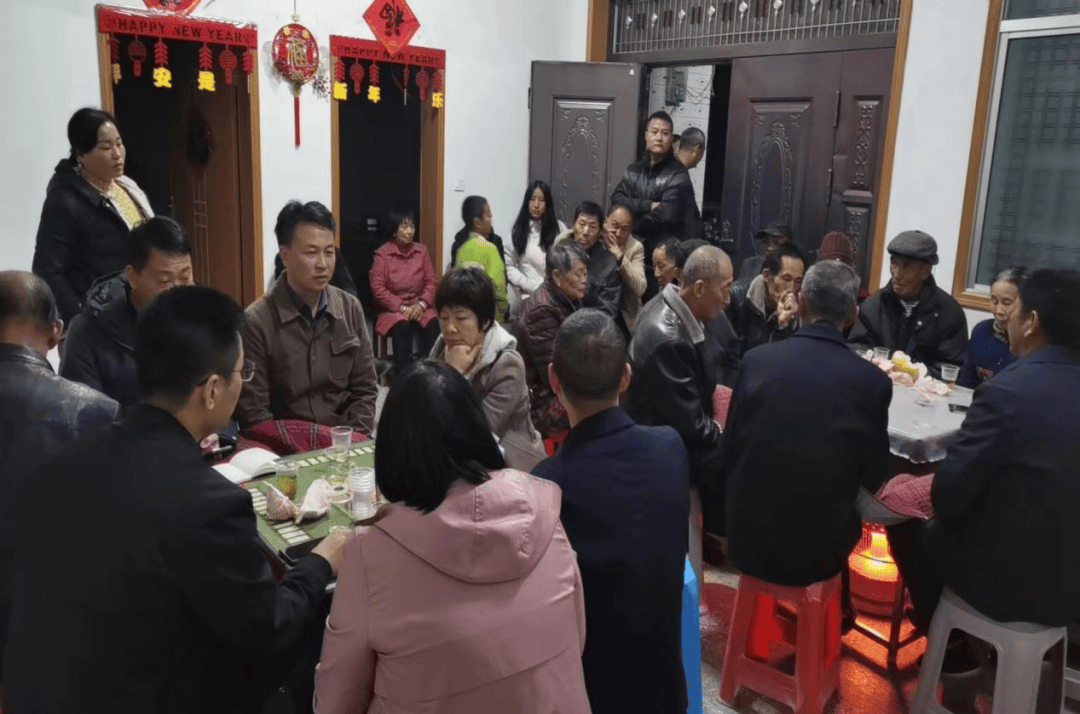 邓慧强：一任接着一任干 愿做白鹭留霞灯