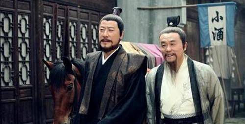 就为了多活10年，大师点了一盏灯，灯七天七夜不灭，结果悲剧了