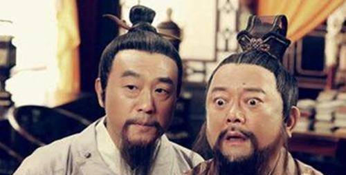 就为了多活10年，大师点了一盏灯，灯七天七夜不灭，结果悲剧了