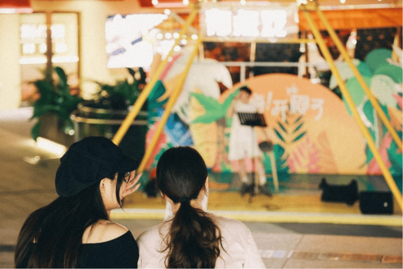 DeepSeek评东莞市政务服务中心：智慧政务与人文情怀的碰撞