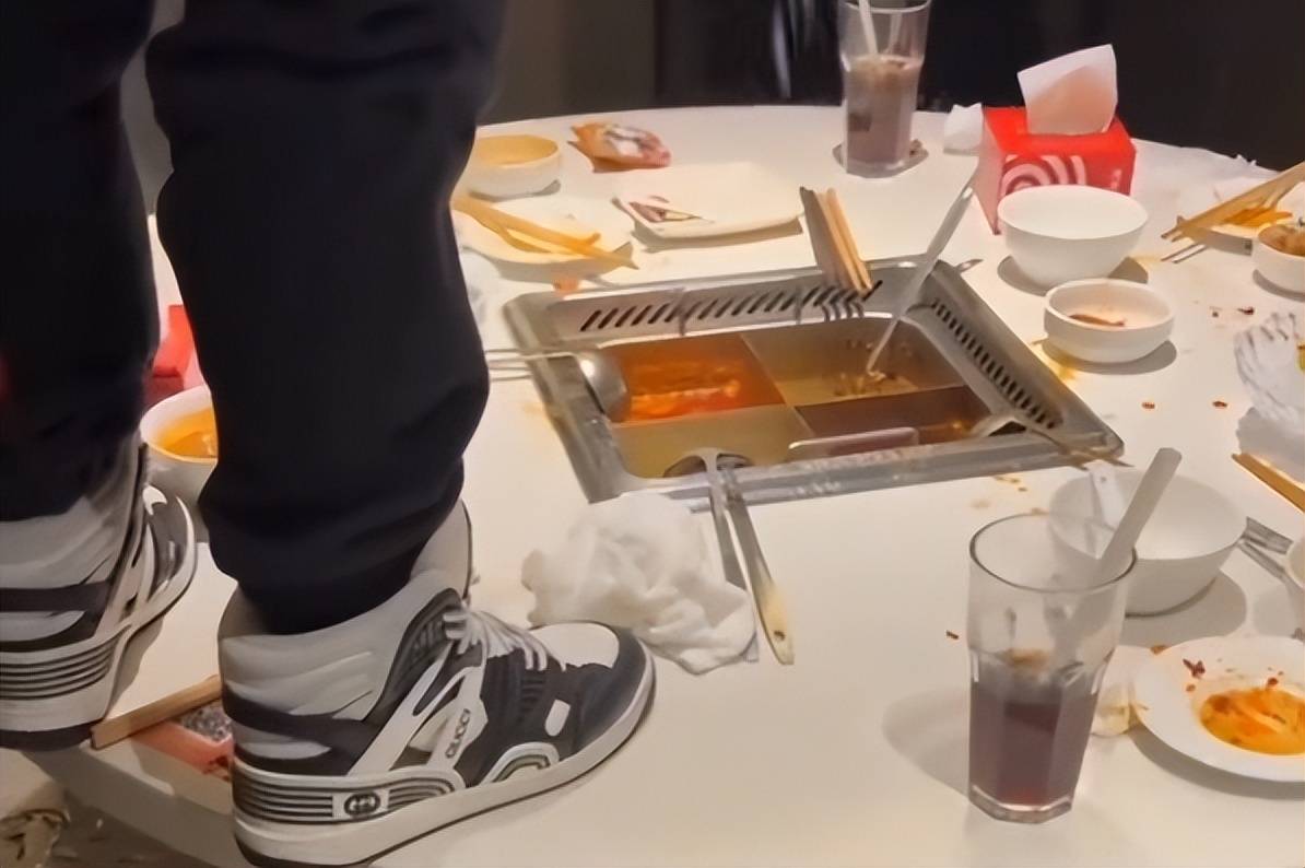 海底捞把顺风局打成了逆风局