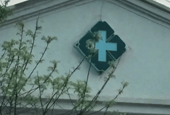 三河“禁用红黑蓝”事件始末：官方正式回应“警徽改色”