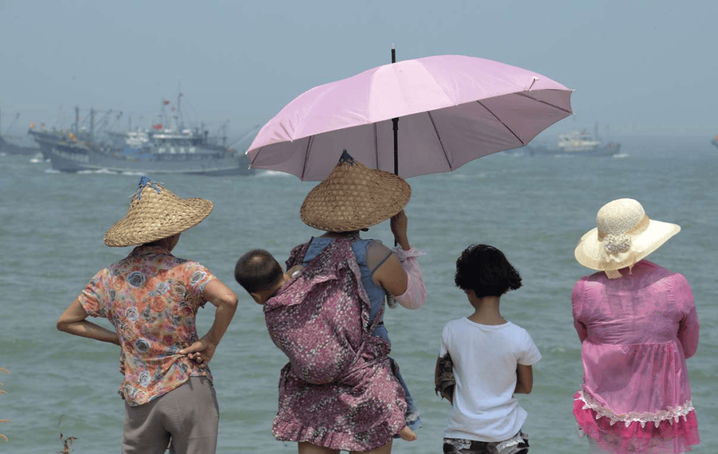 远洋渔船上的谋生