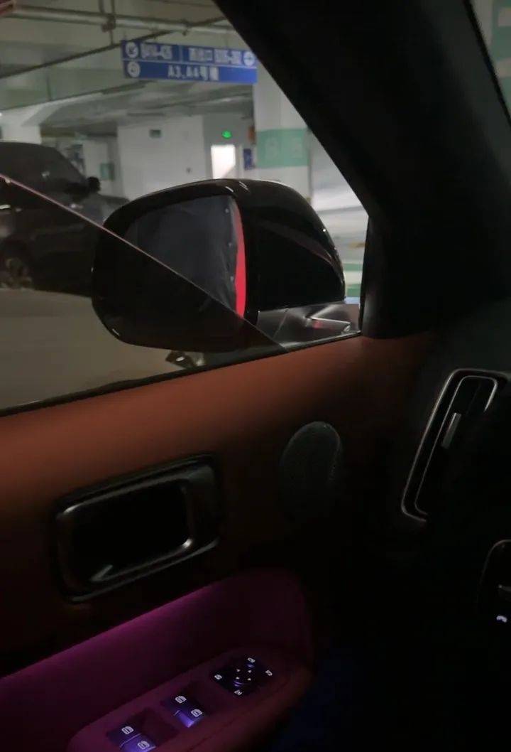 副总裁回应“泼水节理想车被外人语音解锁开门成泡水车”：乘客手动开的门